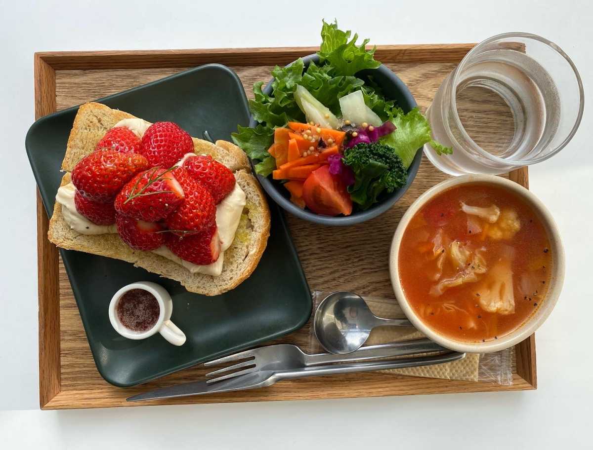 大人気 1 2月限定のはちみついちごカスタード オーバッシュ カフェの口コミ Triproud