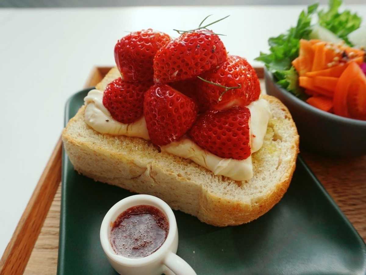 大人気 1 2月限定のはちみついちごカスタード オーバッシュ カフェの口コミ Triproud