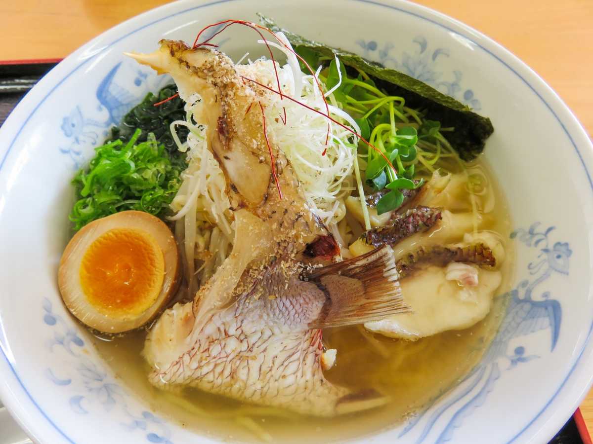 あの有名な 伯方の塩 の御膝元 本場の鯛塩ラーメン マリンオアシスはかたの口コミ Triproud
