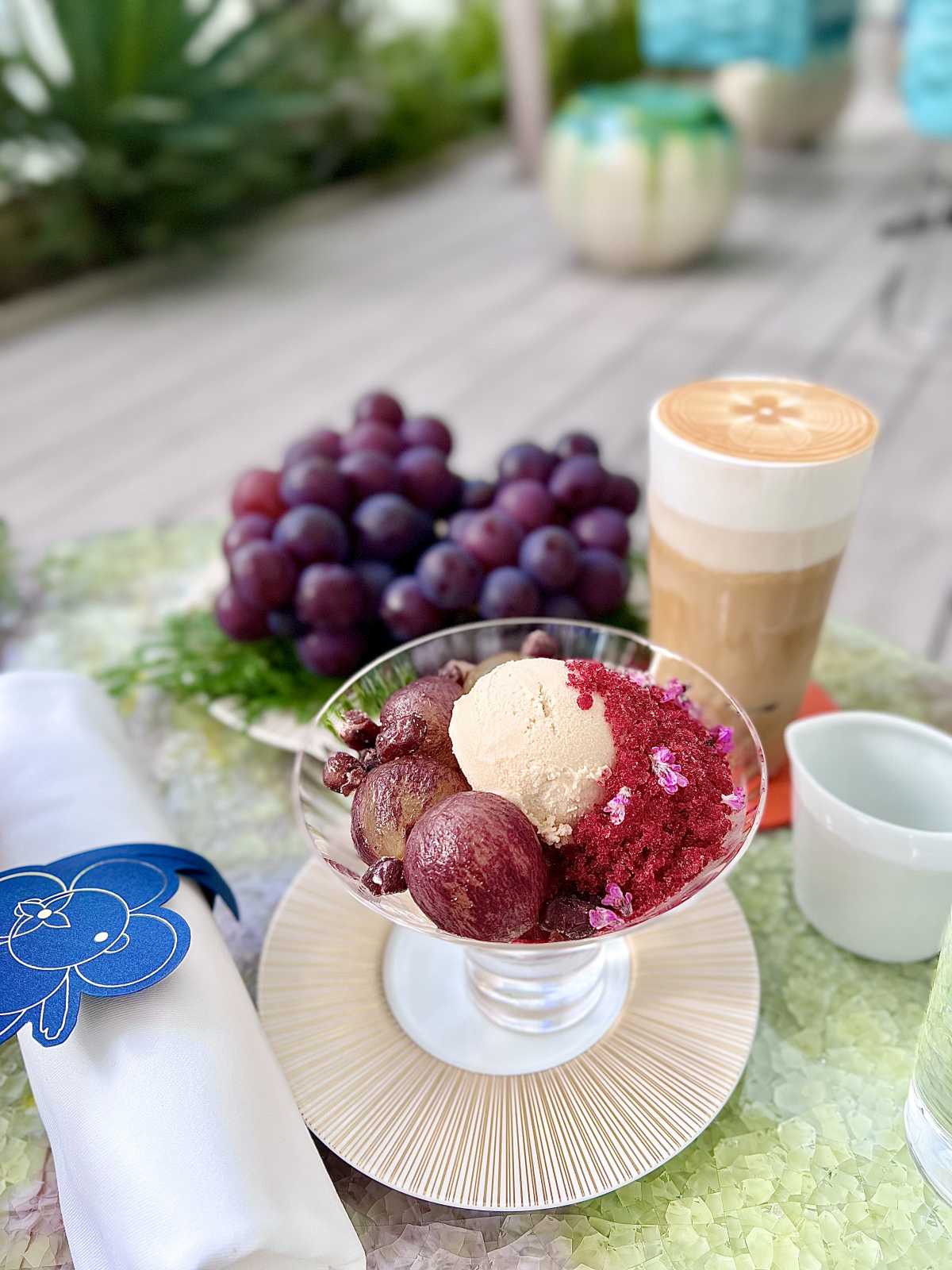 ぶどうのクープ ルイヴィトンカフェ おしゃれで高級感漂う素敵カフェ Le Cafe Vの口コミ Triproud