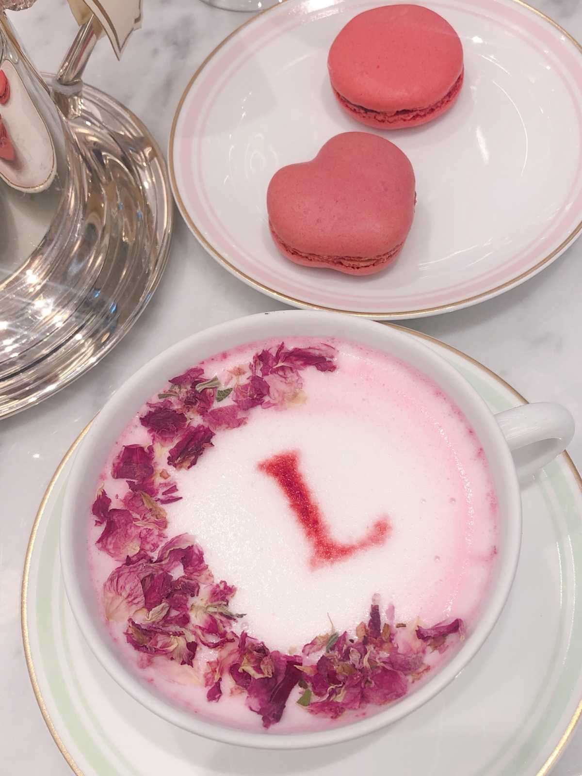 ラデュレ 渋谷松濤店:アーモンドグリーンを基調としたラデュレで