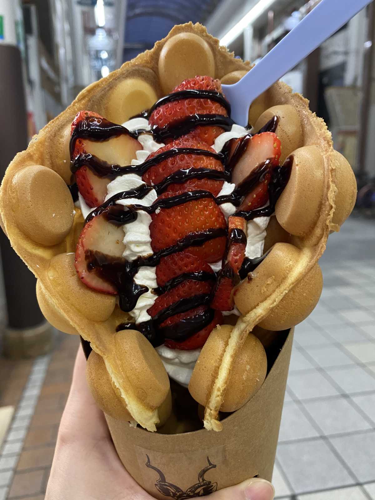 BLACKSHEEP:エッグワッフルはやみつきスイーツ🍓 - TRIPROUD