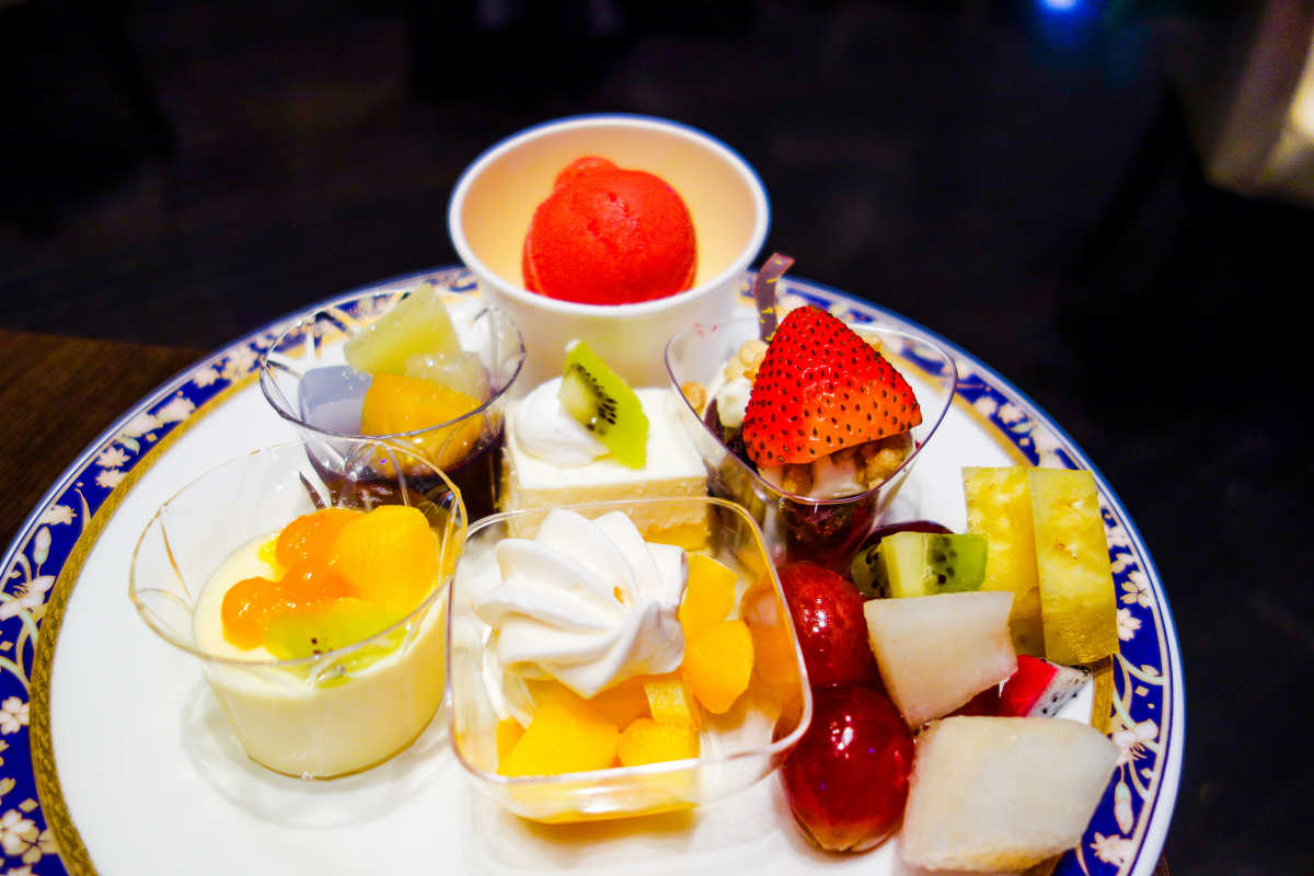 ショーケースを彩る美しいスイーツ 品川プリンスホテル ハプナの口コミ Triproud