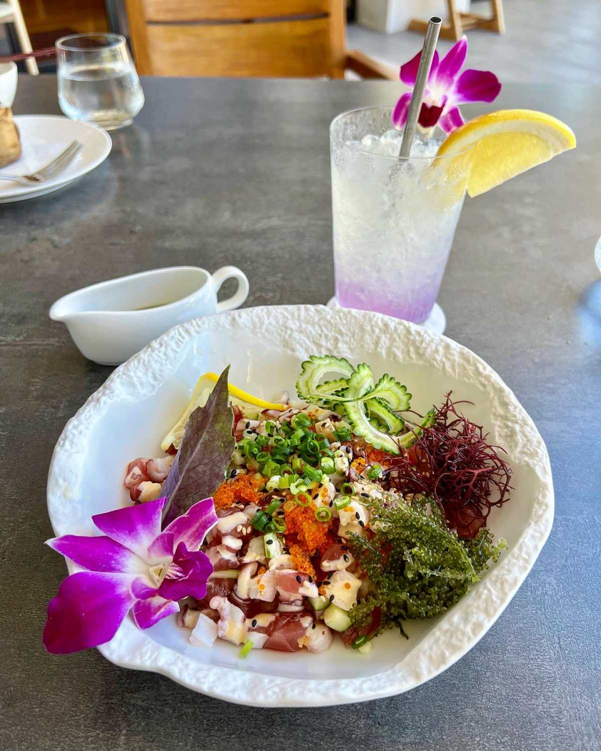 ハレクラニ沖縄 House Without A Keyの口コミ ハワイを感じる🌈贅沢すぎるハレクラニ沖縄のポキ丼 TRIPROUD