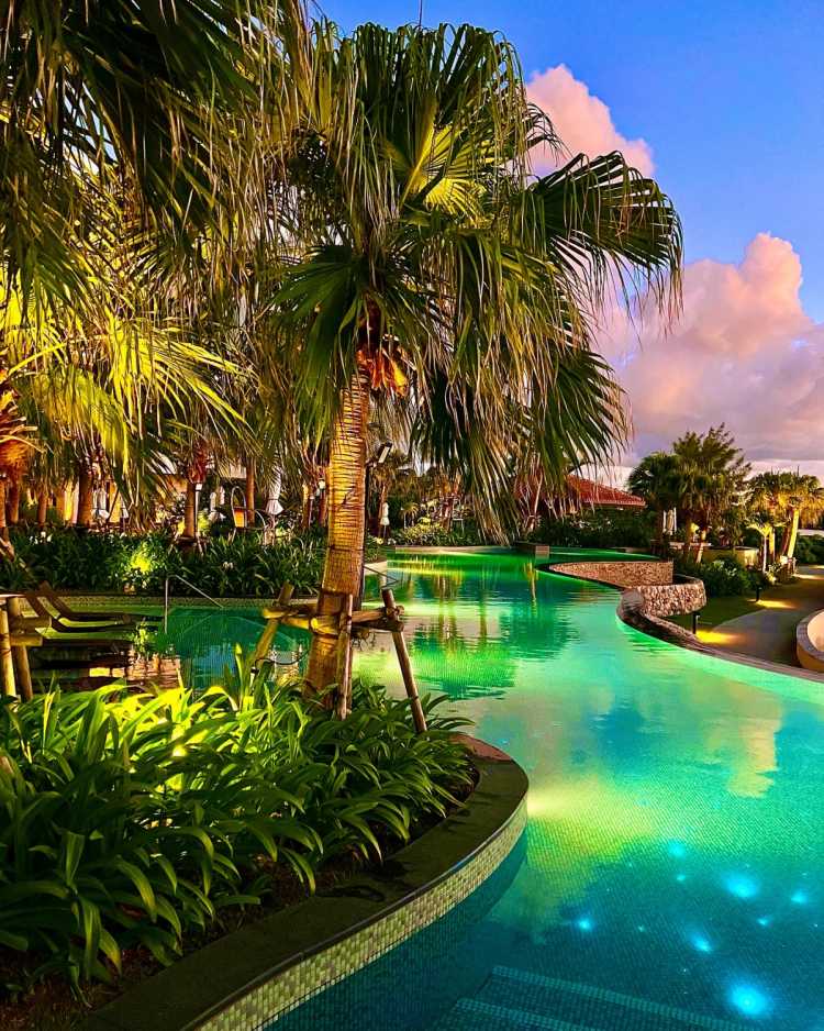 恩納村のプールが素敵なホテルランキング Triproud