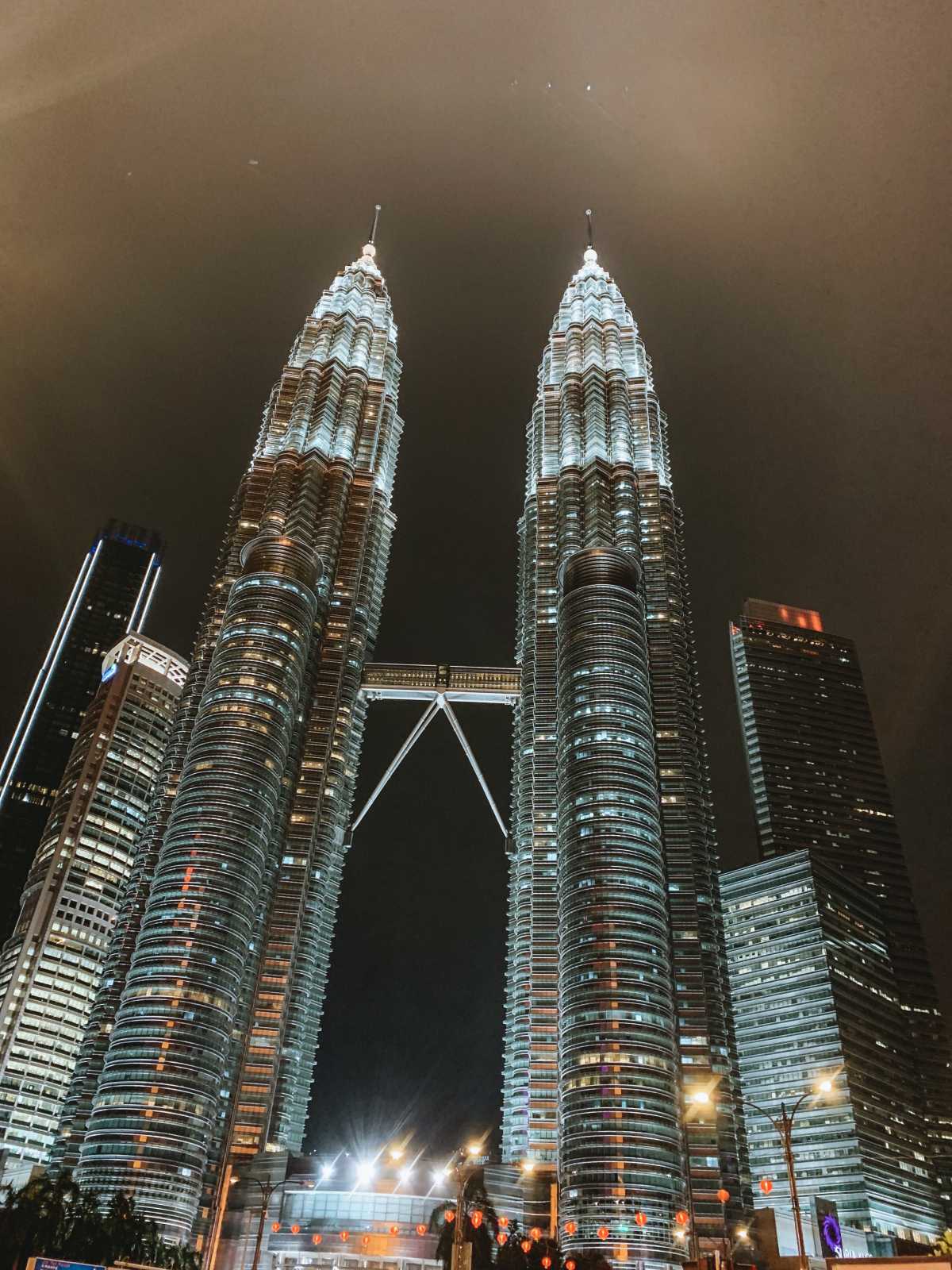 世界一の超高層ツインタワー ペトロナスツインタワーの口コミ Triproud