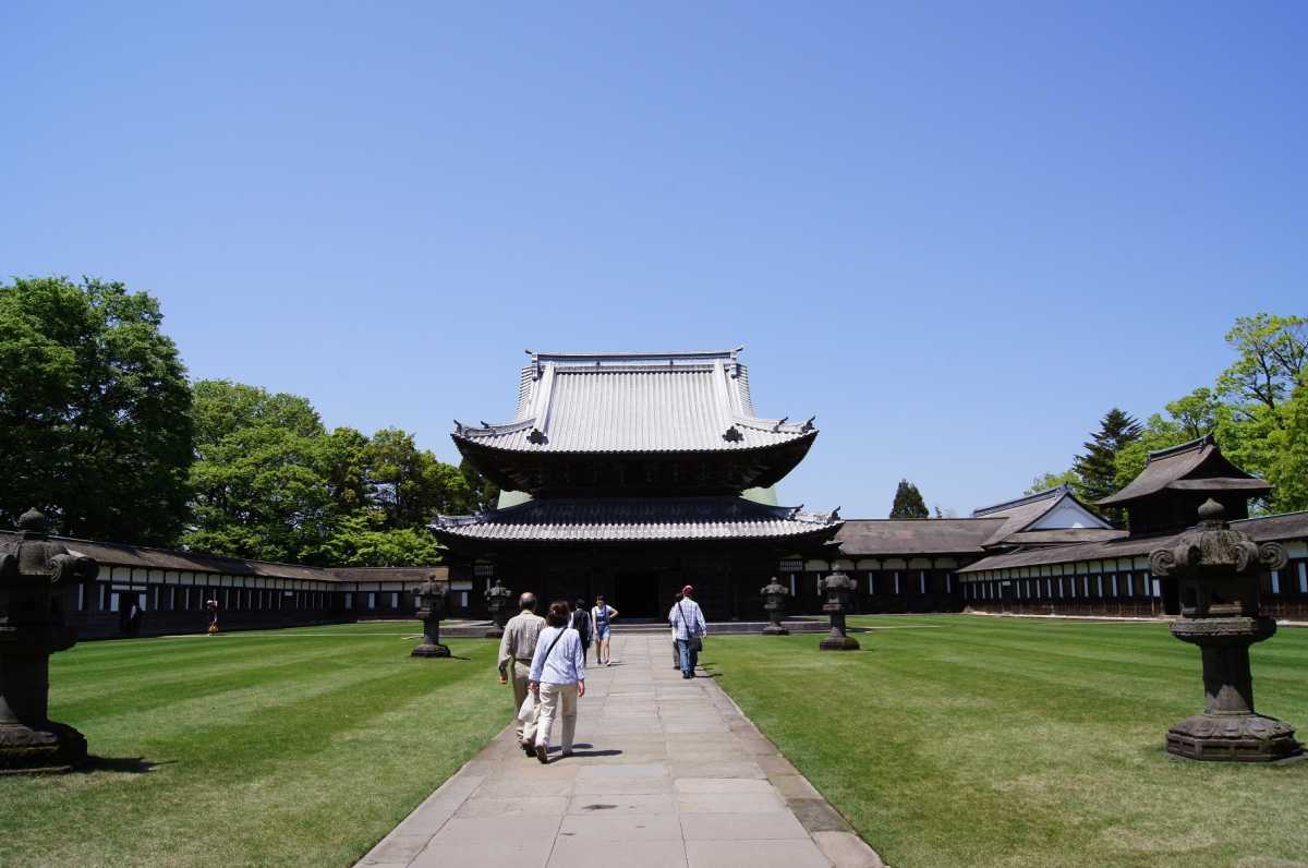 瑞龍寺:まるでお城!壮大な富山県唯一の国宝のお寺 - TRIPROUD