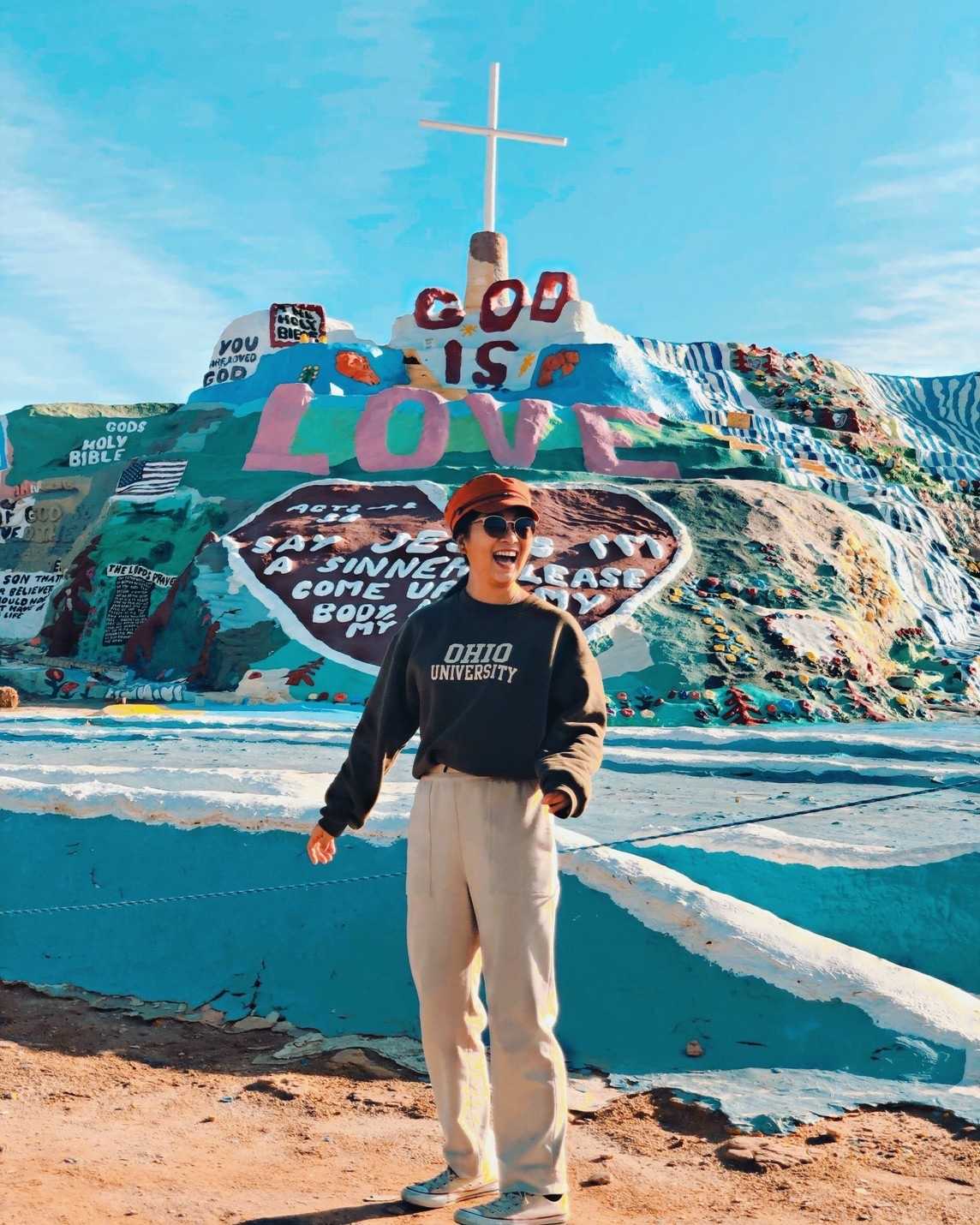 砂漠の中のアート サルベーションマウンテンの口コミ Triproud