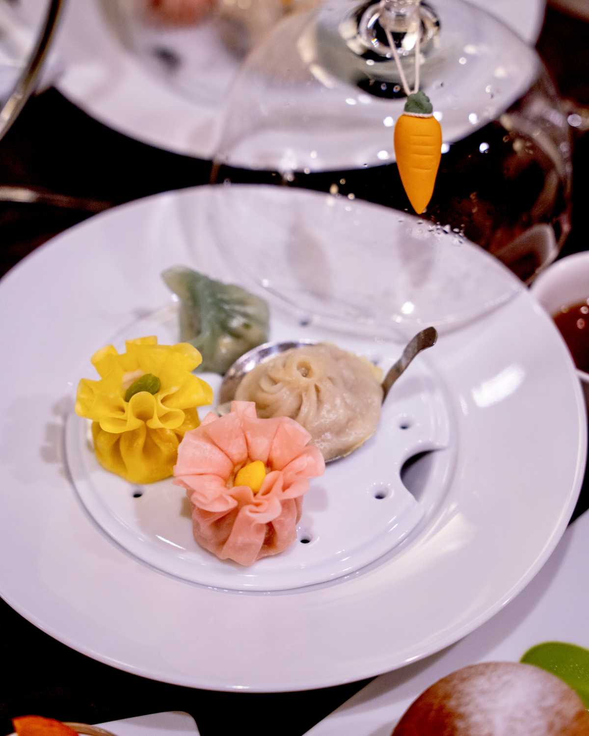 お花畑を散策するミッフィーがイメージ ミッフィーコラボアフタヌーンティー 大阪新阪急ホテル モンスレーの口コミ Triproud