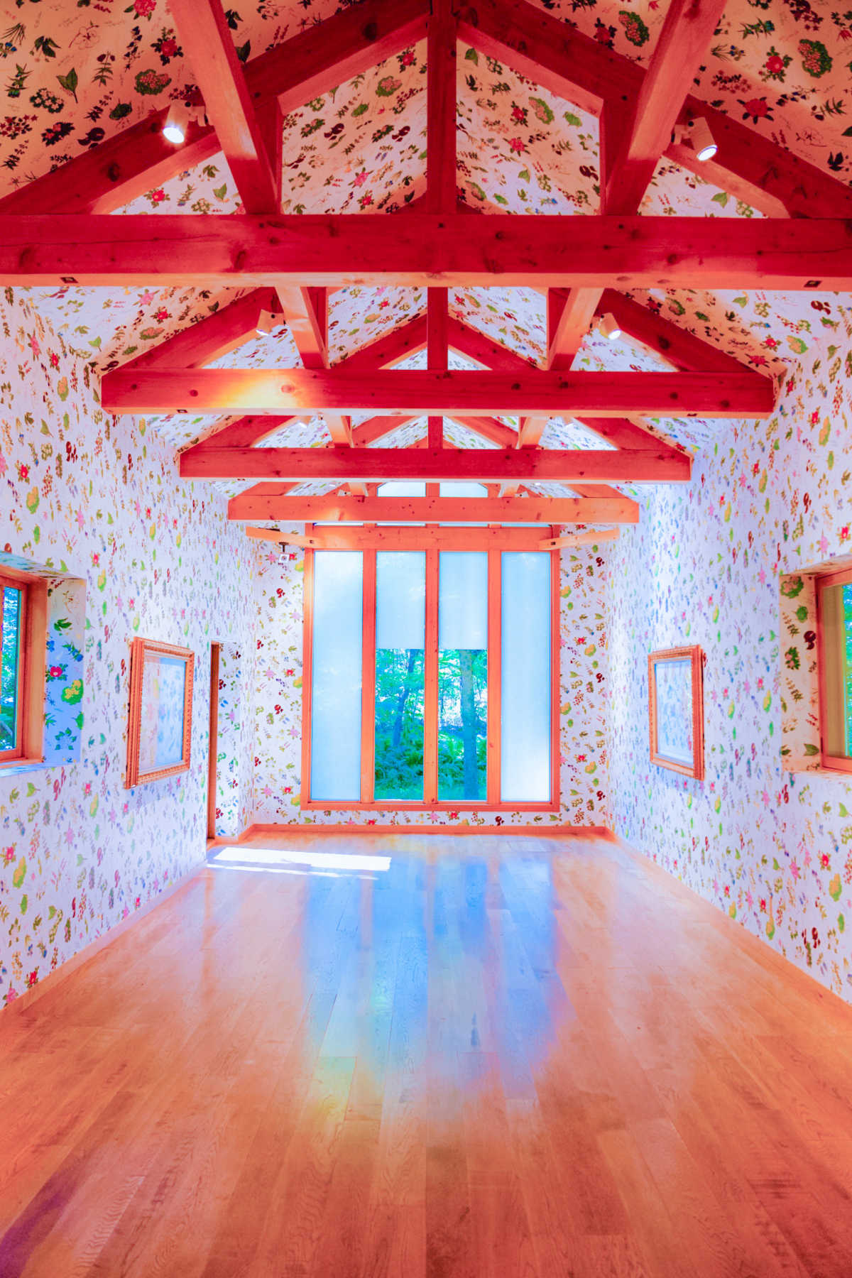 フォトジェニックな花柄包装紙館 六花亭 六花の森 の口コミ Triproud