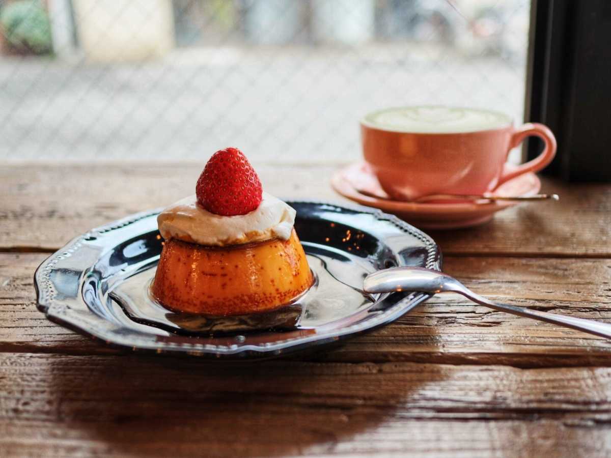 ぽってりクリームと苺の帽子をかぶった オシャレさんなプリン フェブラリーキッチンの口コミ Triproud