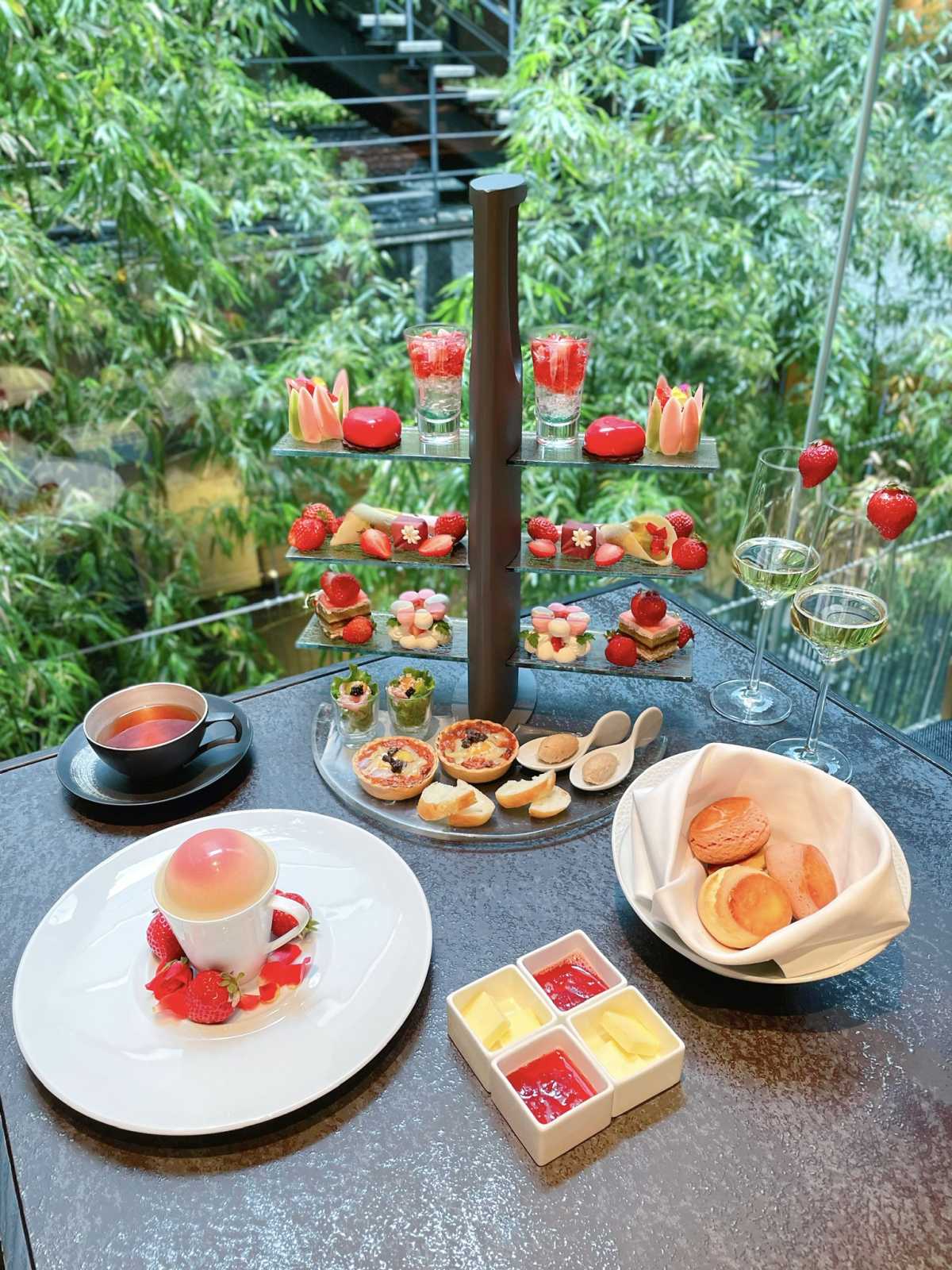 THE THOUSAND KYOTO TEA AND BARの口コミ Strawberry Afternoon Tea🍓 TRIPROUD