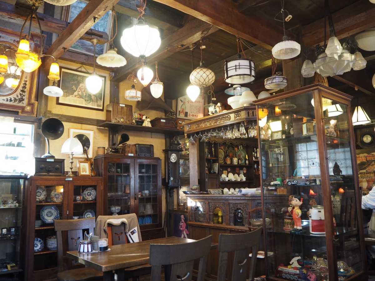 非日常を味わえるレトロな隠れ家喫茶店 八点鐘の口コミ Triproud