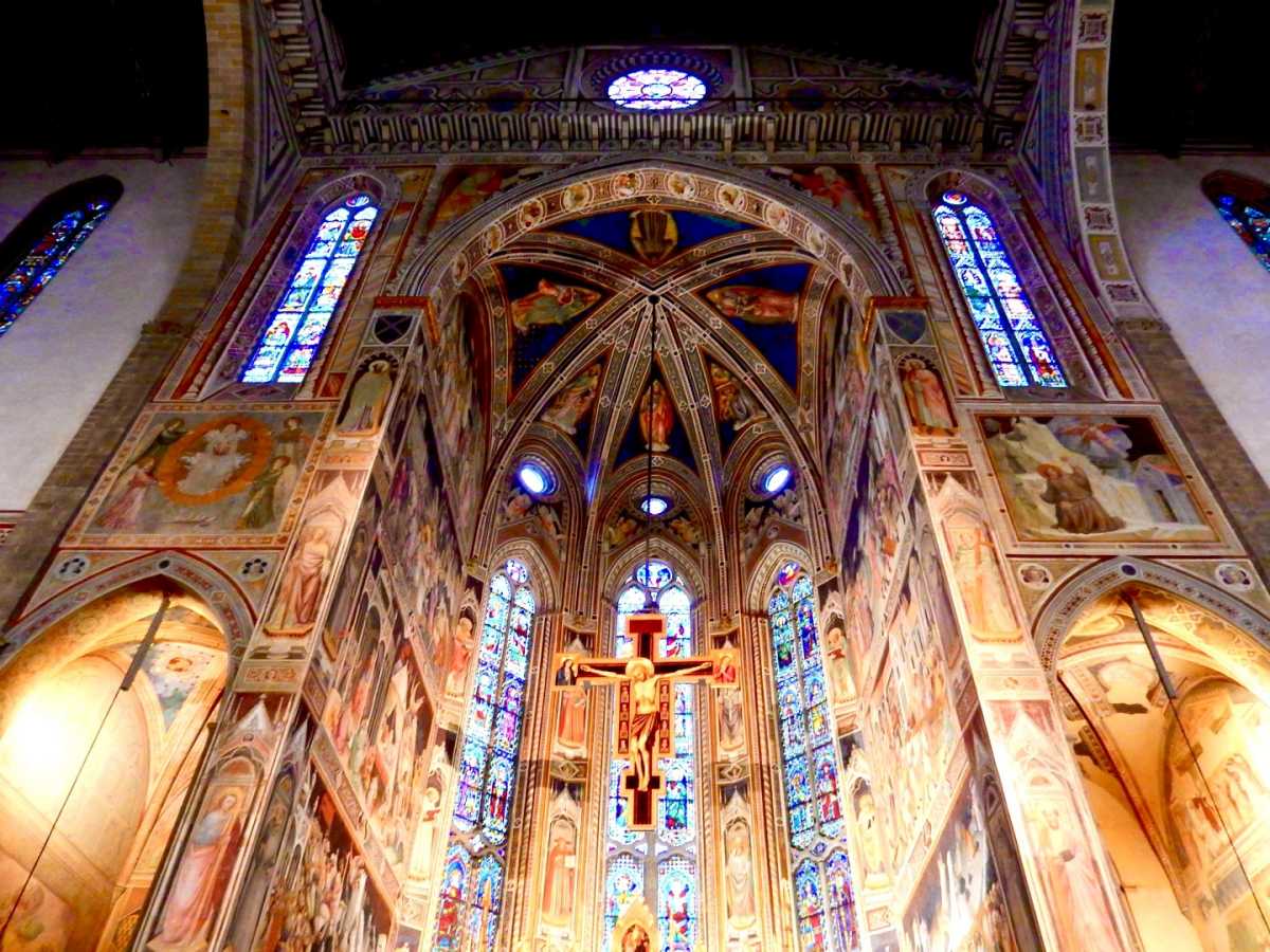 サンタクローチェ教会の口コミ 荘厳なステンドグラス TRIPROUD